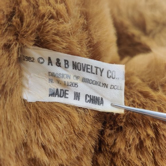 A & B Novelty Teddy Bear 1982 Light Brown Plush Stuffed Animal Vintage - Picture 8 of 12